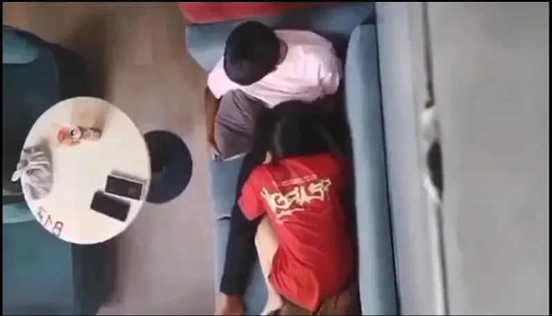 Quay lén ghệ mút mút cho người tình nơi công cộng